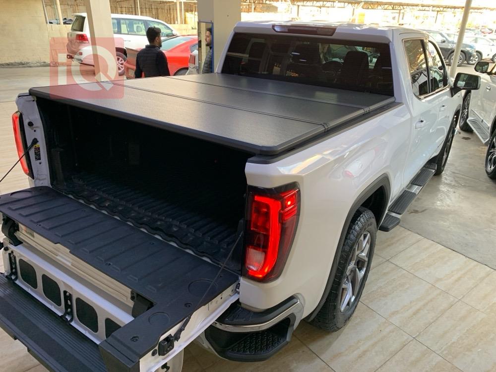 GMC Sierra